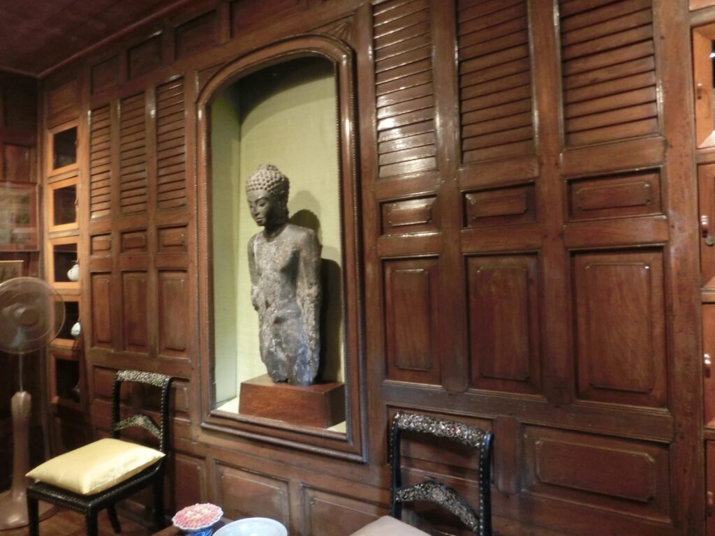 Dom Jima Thompsona - posąg Buddy