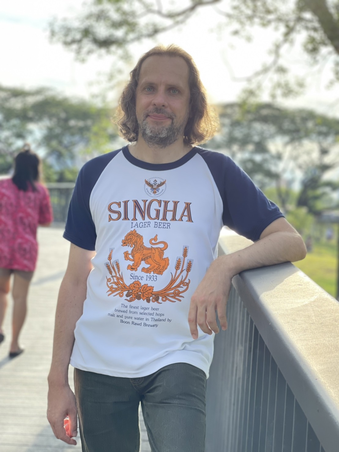 Benchakitti Park - podwyższony chodnik