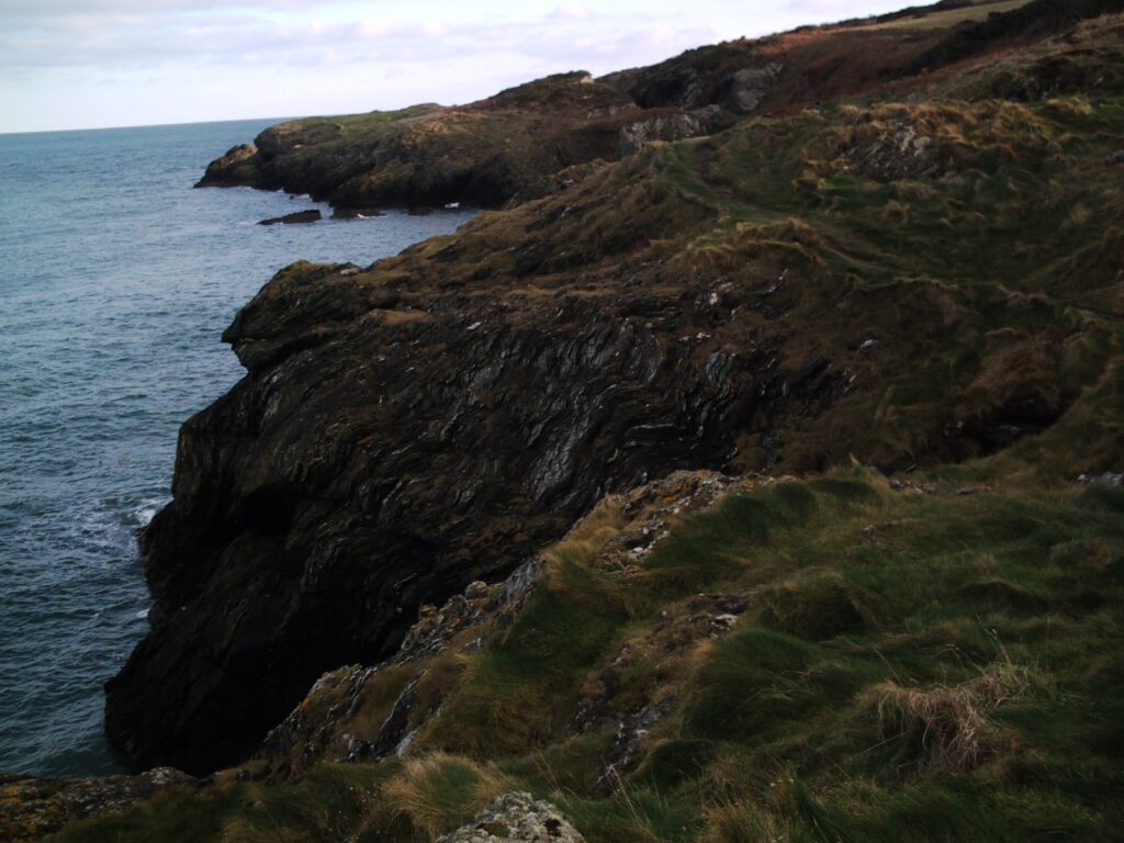 Glen Beach Cliff Walk - widok na trasę i klify