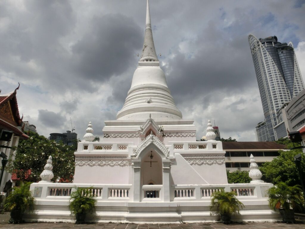 Wat Pathum Wanaram - Chedi