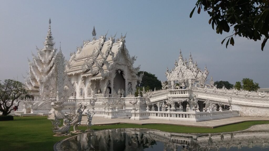 Wat Rong Khun - Biała Świątynia (White Temple) w Chiang Rai, Tajlandia, fot. Daniel "Leshy" Karwicki