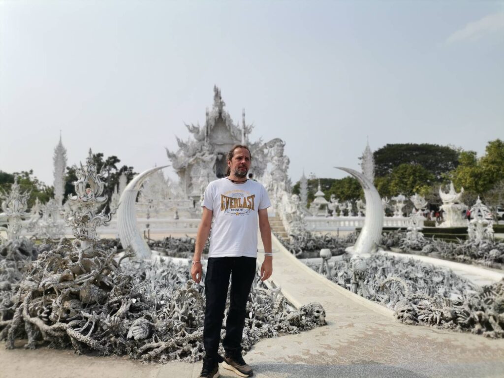 Wat Rong Khun w Chiang Rai