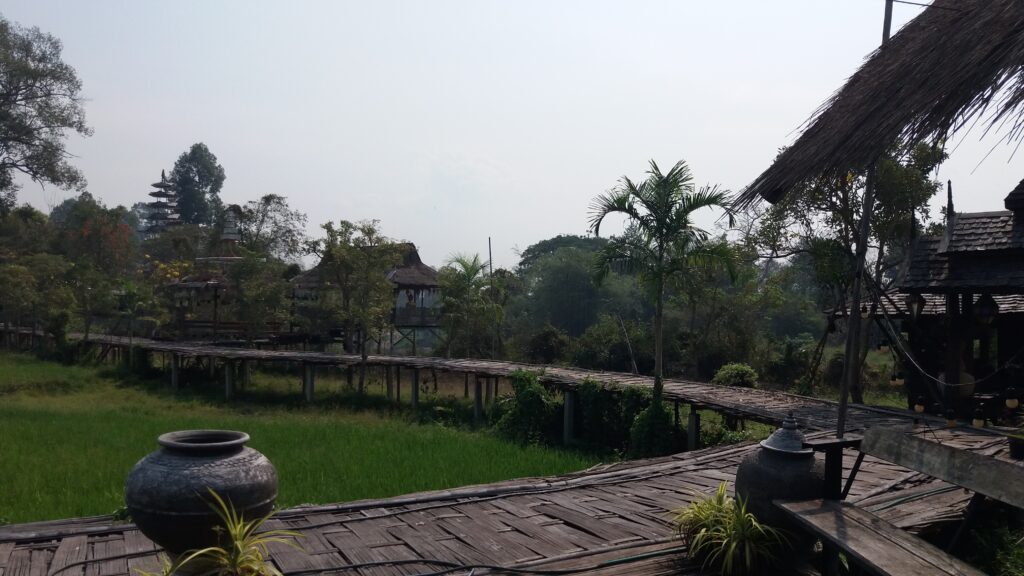 Wat Pa Phra Chao Uthumphon - most Khua Tae