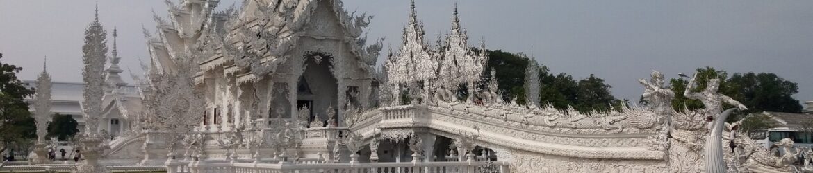 Wat Rong Khun - Biała Świątynia (White Temple) w Chiang Rai