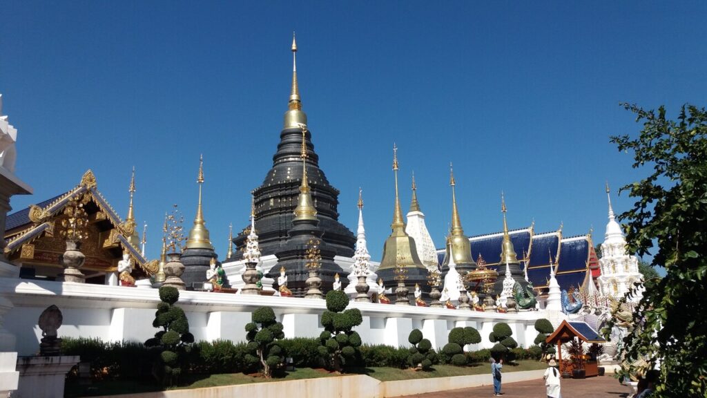12 Pagodas, Wat Ban Den - fot. Daniel Karwicki