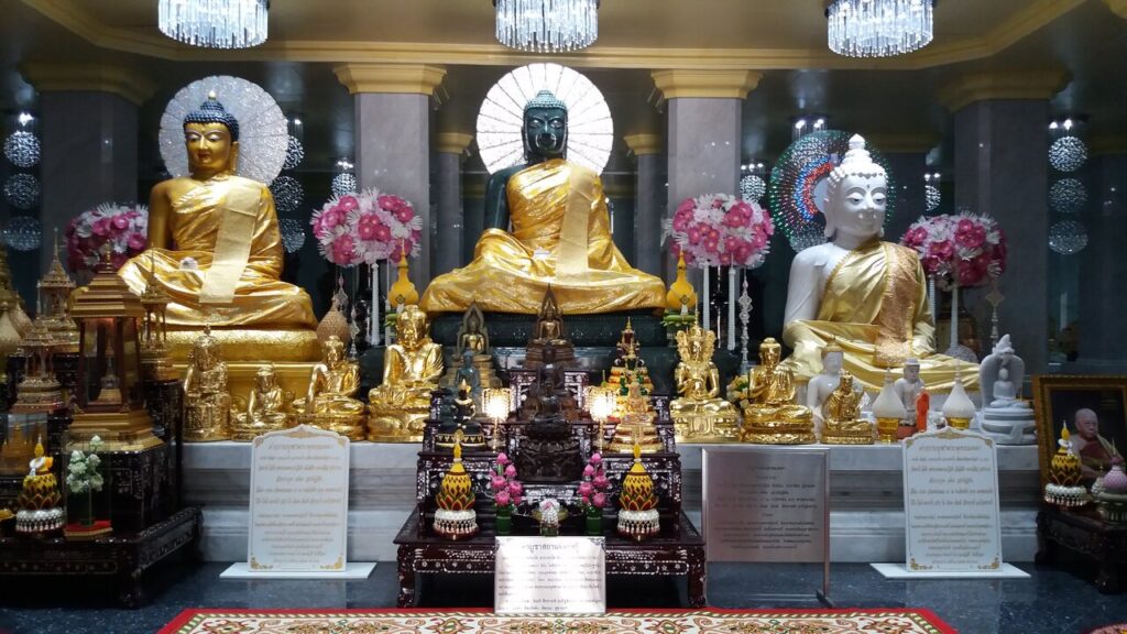 Wat Chong Kham Phra Aram Luang - inside the stupa
