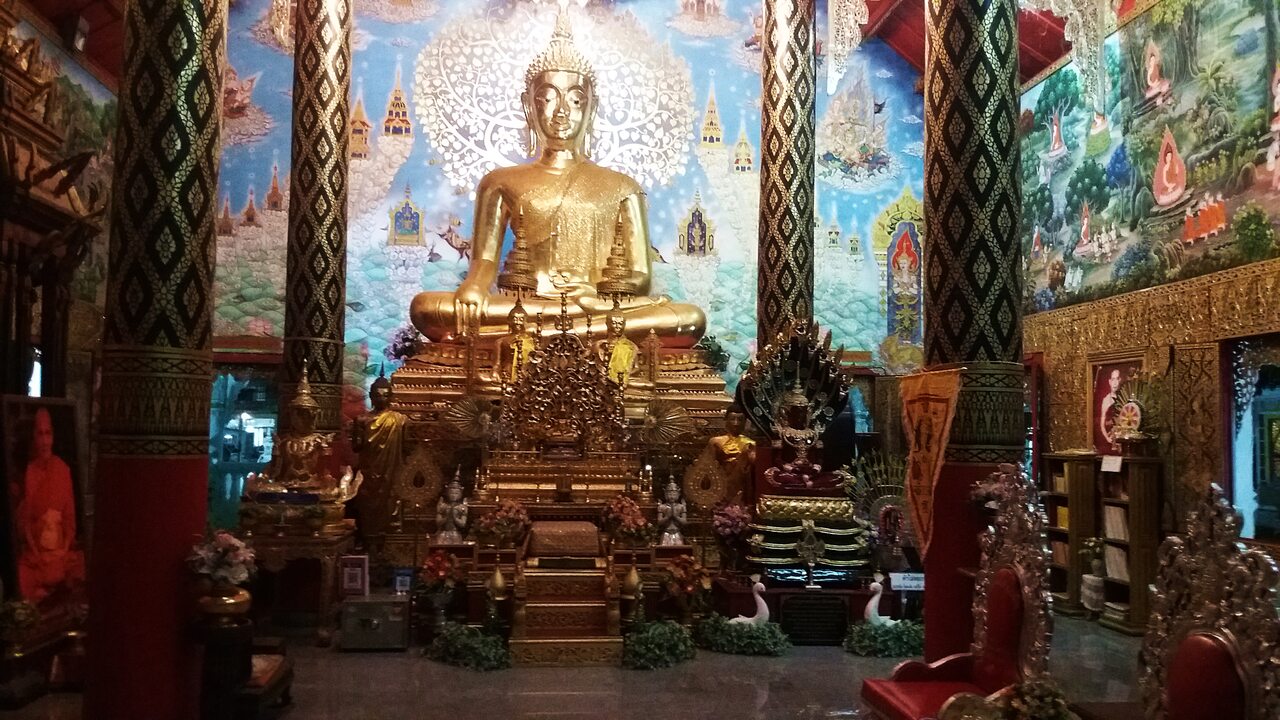 Wat Chiang Rai - Viharn, photo: Daniel Karwicki