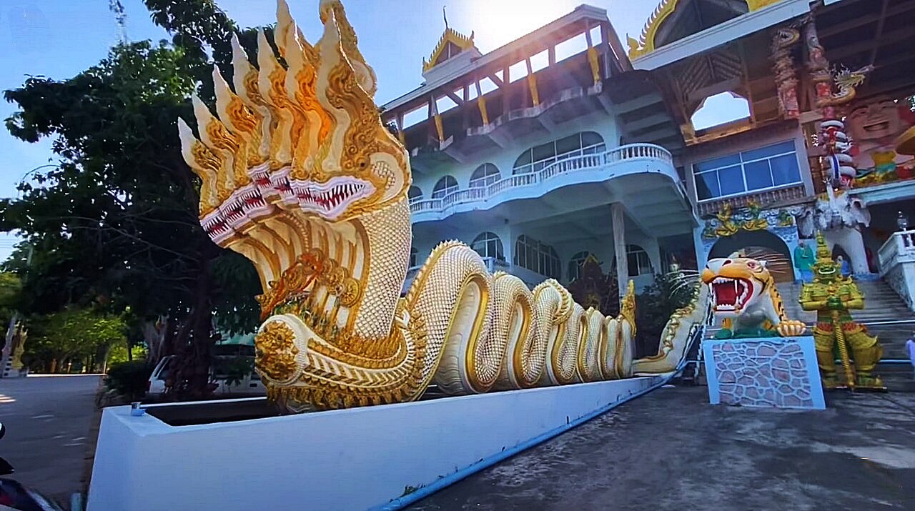 Wat Khao Itisukto - Hua Hin