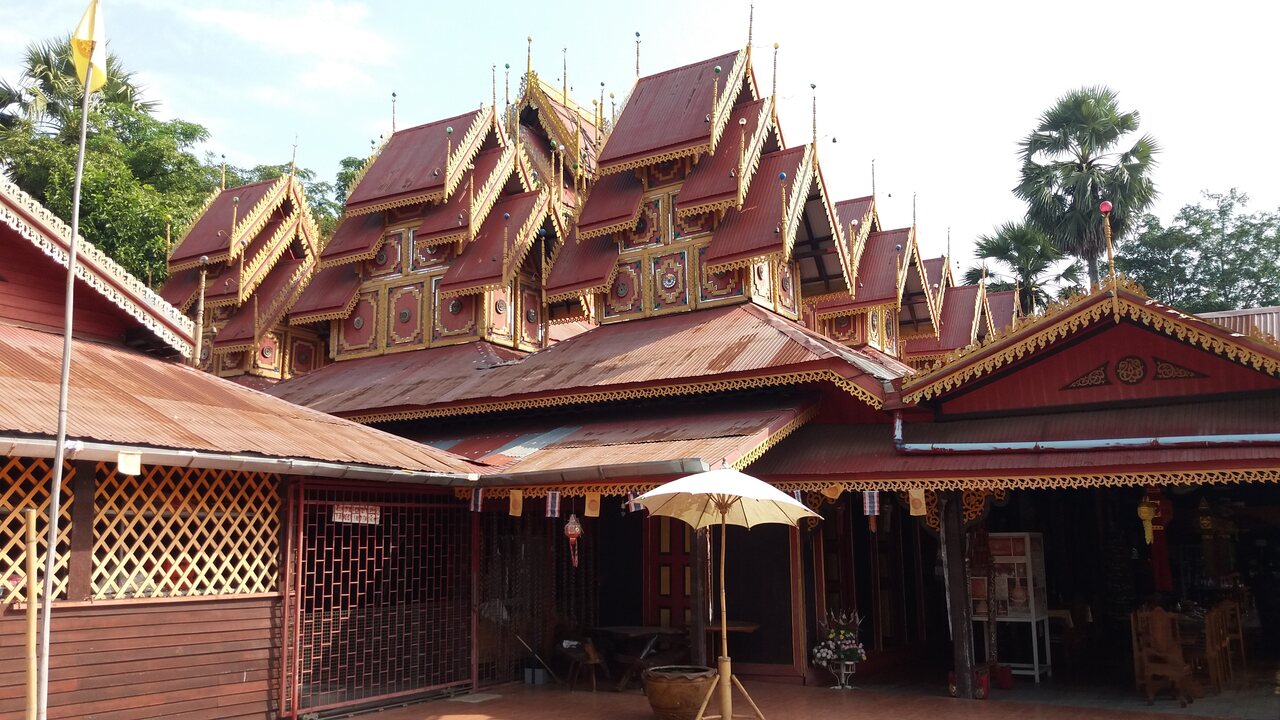 Wat Si Rongmuang - Viharn, fot: Daniel Karwicki
