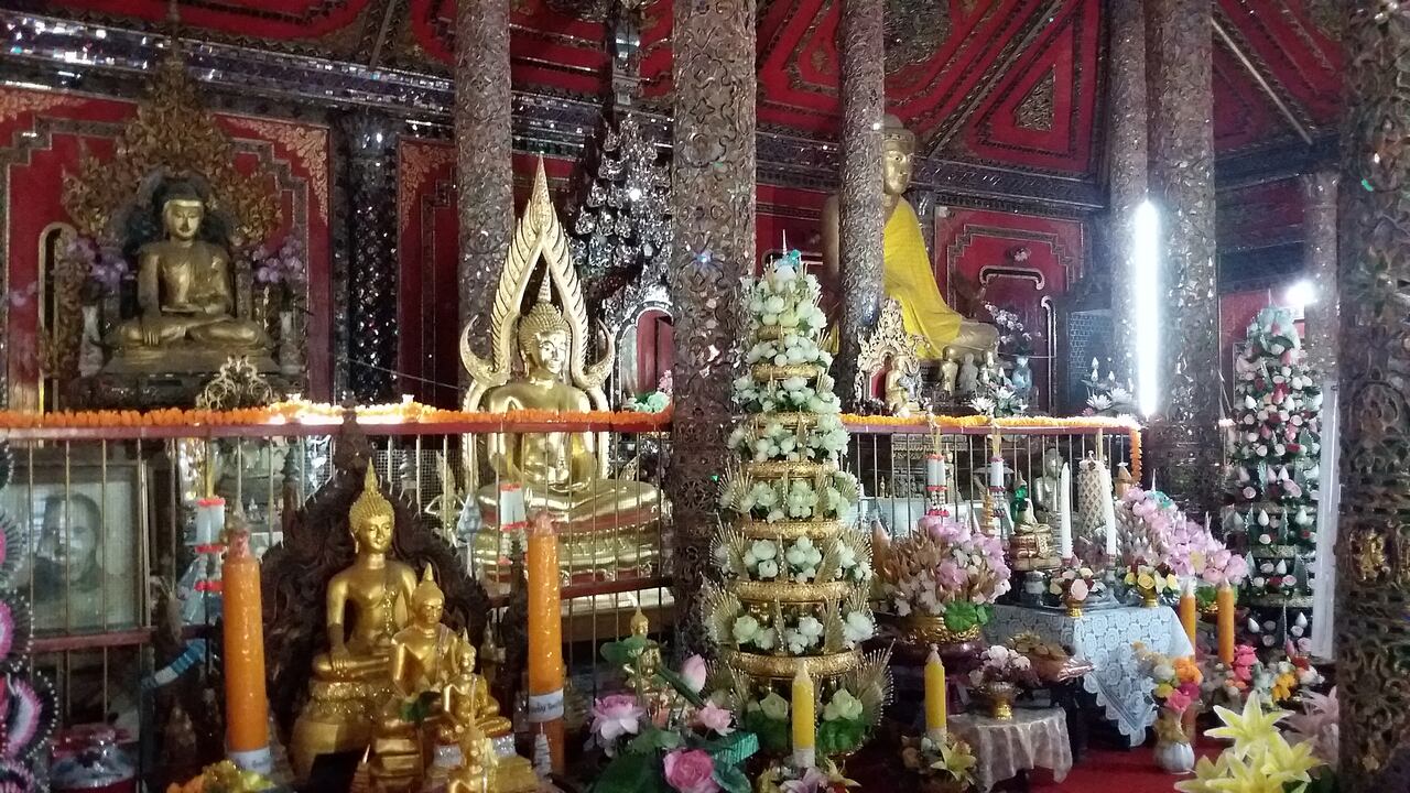 Wat Si Rongmuang - fot: Daniel Karwicki