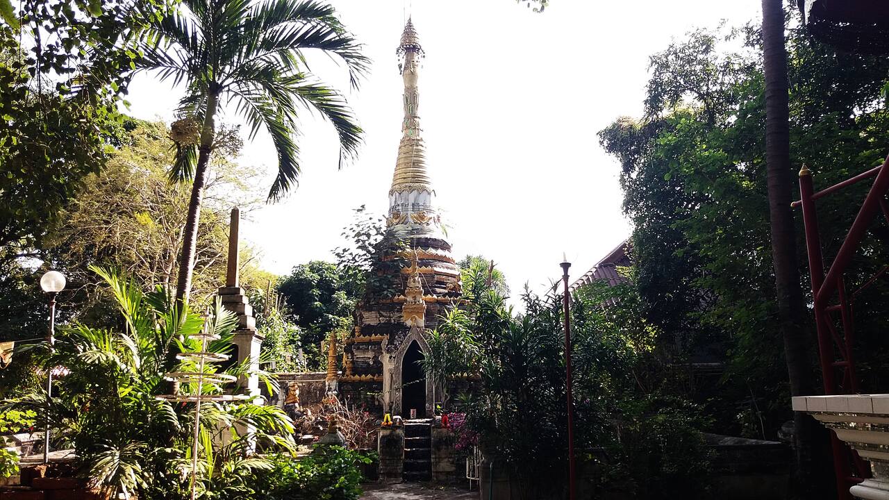 Wat Si Rongmuang - Chedi, fot: Daniel Karwicki