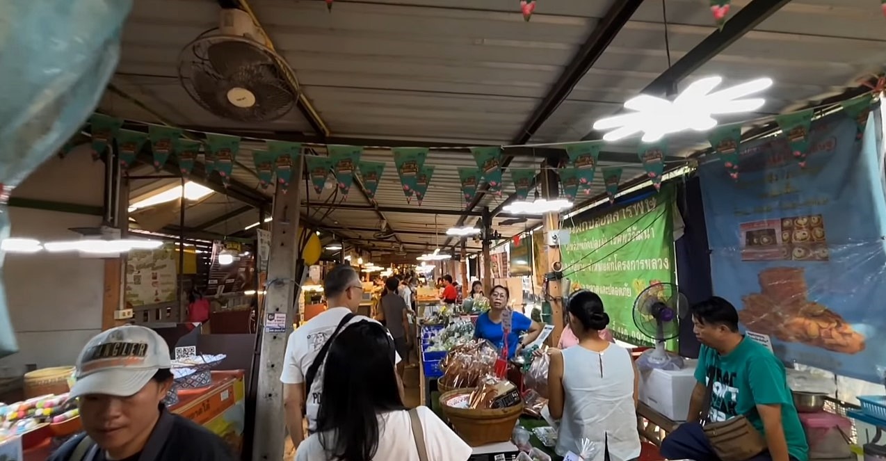 Khlong Lat Mayom Floating Market
