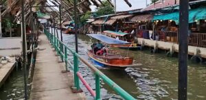 Khlong Lat Mayom Floating Market